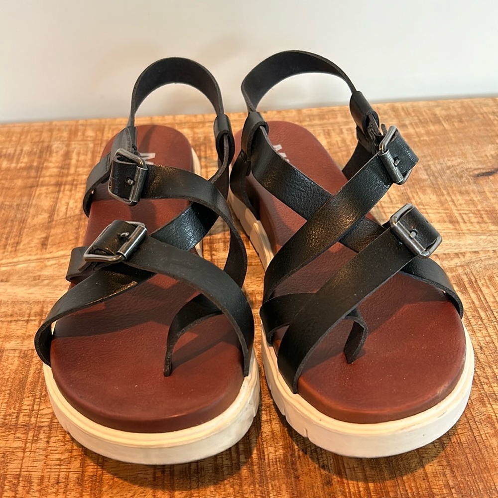 MIA Alexey black sandles